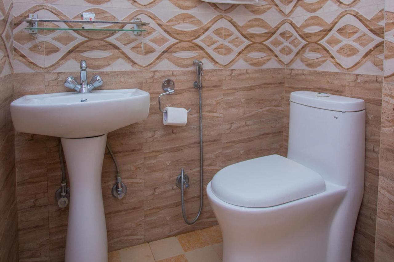 Hotel Romantica Pokhara Ngoại thất bức ảnh