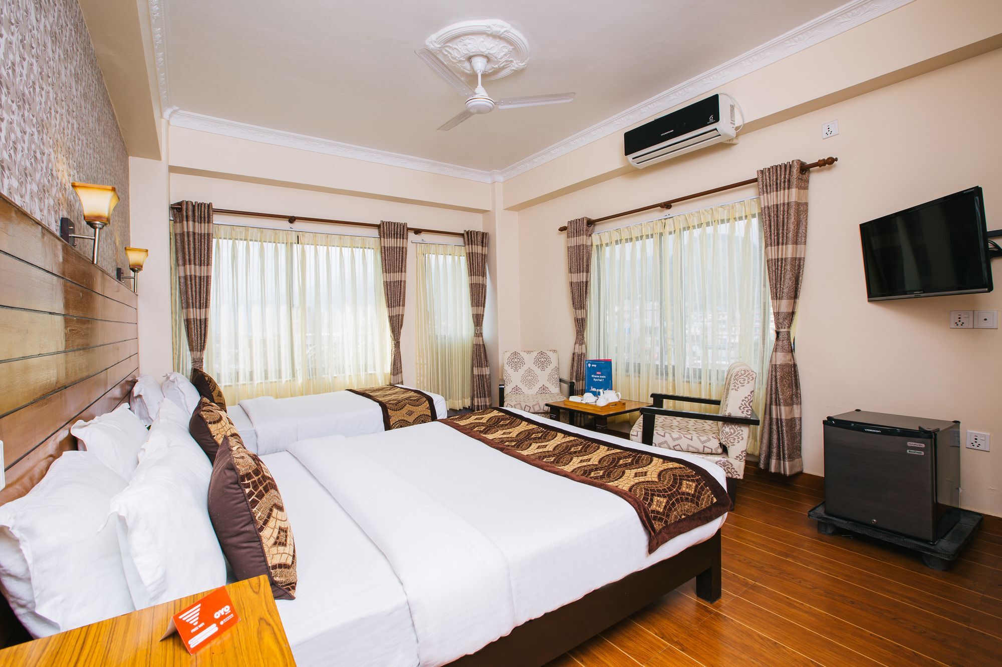 Hotel Romantica Pokhara Ngoại thất bức ảnh