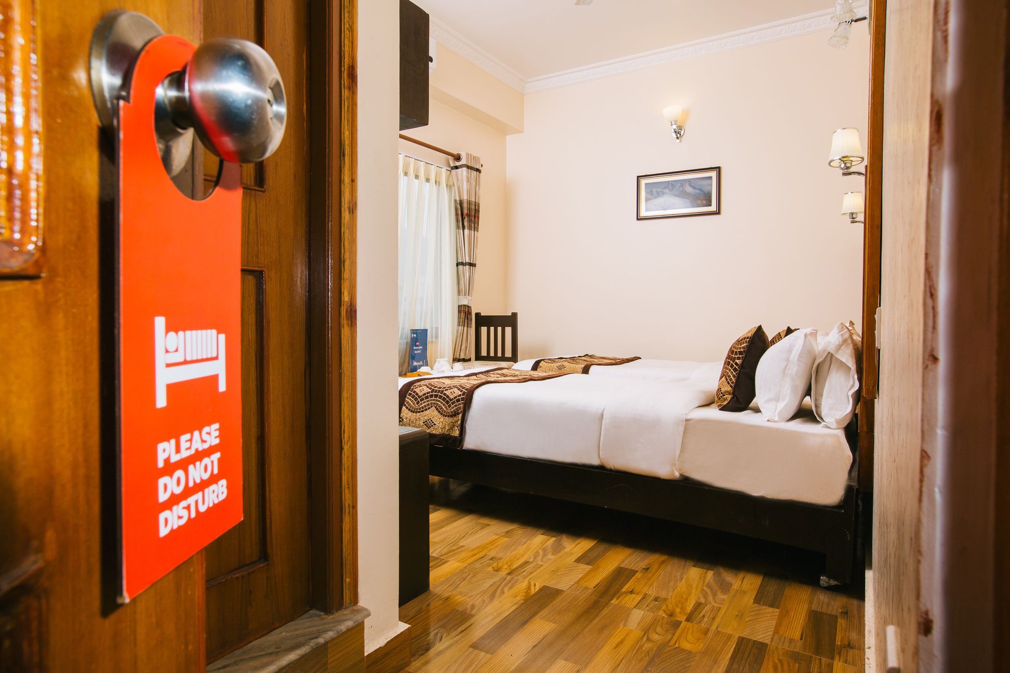 Hotel Romantica Pokhara Ngoại thất bức ảnh